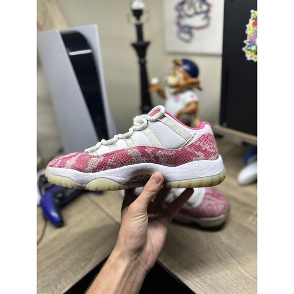 Nike Air Jordan Retro 11 Low Pink Snakeskin AH7860-106 Size 8.5 Women's/ 7 Mens - Picture 3 of 7
